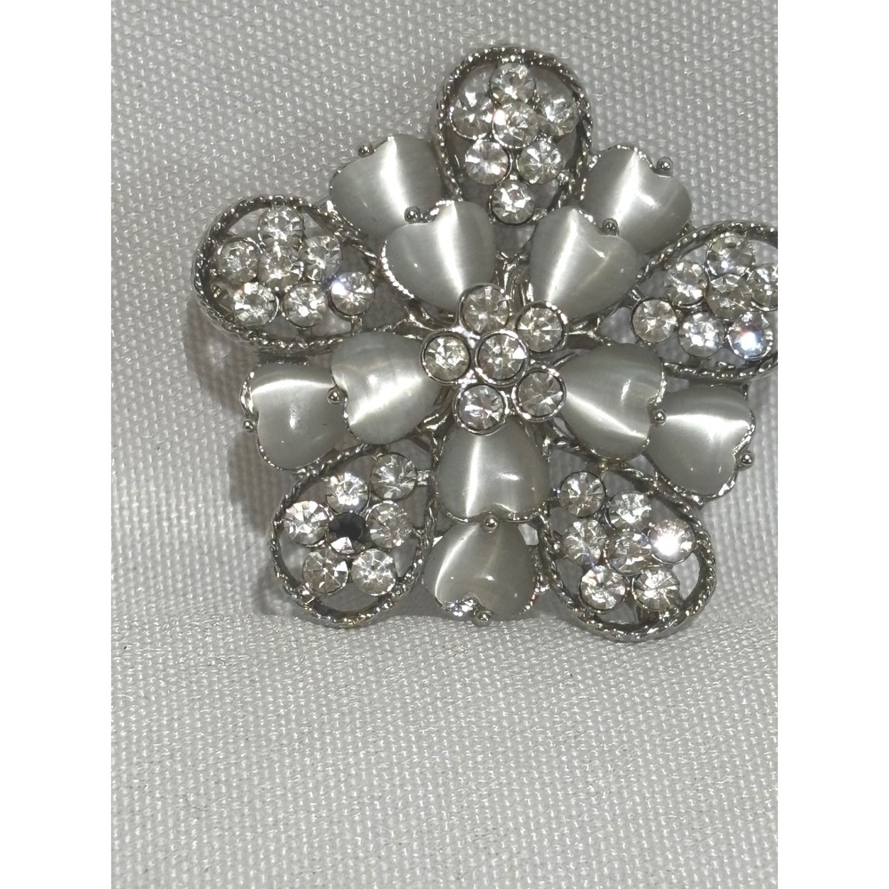 Vintage Silver Tone Floral Brooch Cats Eye Glass Rhinestone Flower Pin 1.75 Inch